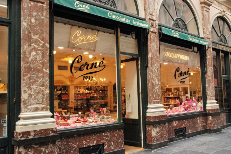 vitrine-LE CANNET-min_chocolate_chocolaterie_shop_luxury_chic_gallery_brussels_belgium-558146